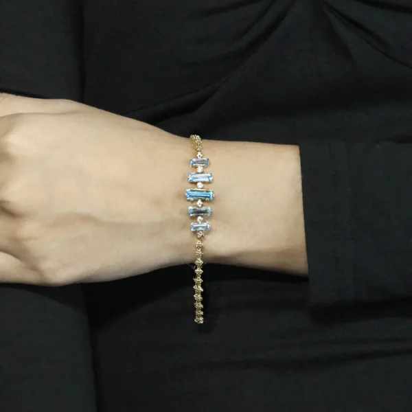 Stephen Dweck Luxury Aurora Swiss Blue Topaz and 0.15ct Diamond Bracelet in 18K Gold< Bracelets